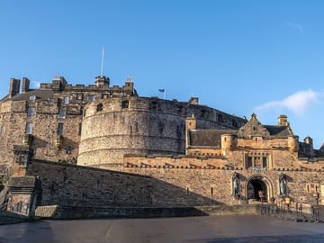 Edinburgh Old Town Walking Tour with Local Guide