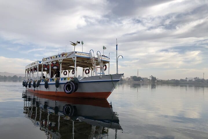 Private City Tour One Hour By Horse Carriage &amp; 1 hour River Nile boat tour-Luxor