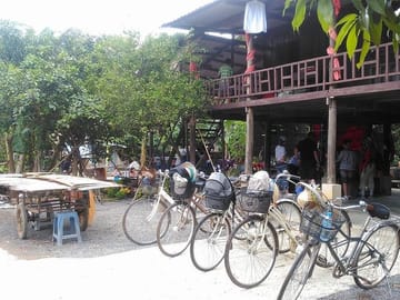 Morning Bicycle Tour of Local Livelihoods and Snacks in Battambang