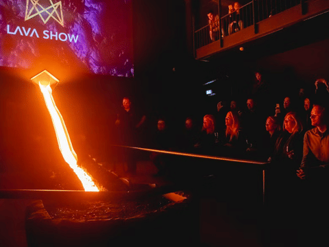 Whales & Lava Show, photo 3