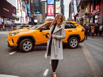Professional Photo Shoot Experience in Times Square, New York
