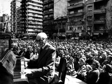 Private Tango History Tour in Buenos Aires' Comuna 1