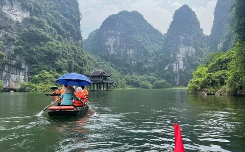 Luxury Day Tour of Bai Dinh and Trang An from Hanoi