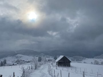 From Brasov: Piatra Craiului National Park 2-Day Guided Trek – Eco-Certified program