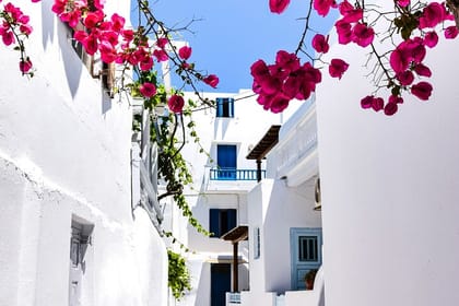 2 Hours Feel Like A Local Walking Tour in Mykonos Town