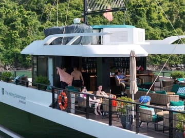 Luxury Day Cruise and Kayaking in Halong Bay