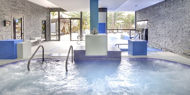 Spa & Fruta con Cava en Balinesa Premium