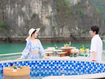 Top Vip 5 Star Day Cruise in Halong Bay with sunbeds and Jacuzzi