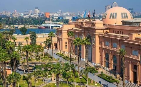 Giza Pyramids and Mummies Museum Guided Tour in Cairo