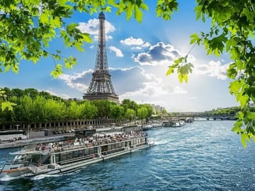 Paris Seine River Sightseeing Cruise with Audio Guide