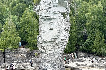 Explore Flowerpot Island: Scenic RV Tour & Glass-Bottom Boat Cruise from Toronto