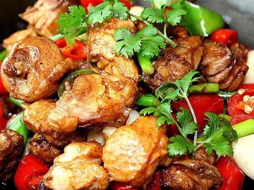 Beijing Hutong Night Tour with Yunnan Style Dinner and Boat Ride