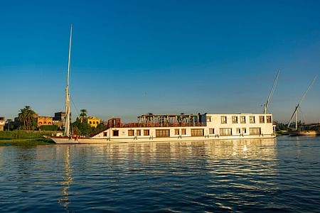 Luxurious Dahabiya Nile Cruise: Explore Aswan to Luxor's Wonders