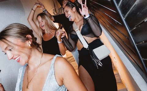 Chora Nightlife Tour: Pub Crawl Experience in Greece