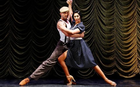 Buenos Aires Tango Dinner Show with Port Pickup and Wine