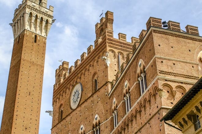 Siena Medieval Power Quest: Self-Guided Family Feud Game 8