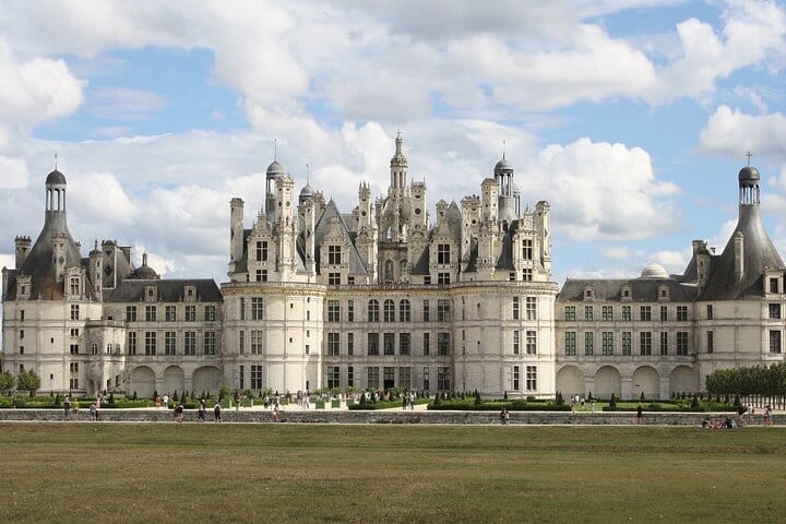 Loire Chambord Chenonceau Da Vinci Castle Private Tour from Paris 2
