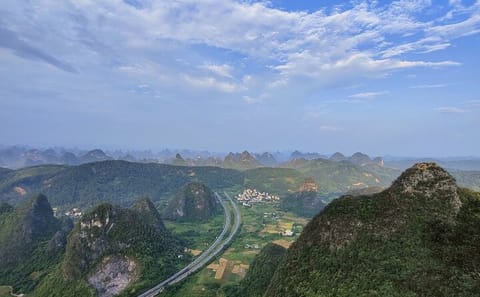Li River Cruise and Ruyi Peak Ropeway Day Tour in Guilin