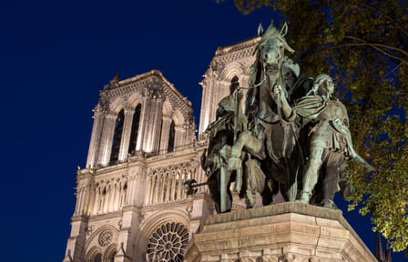 Private Night Tour of Illuminated Paris Landmarks