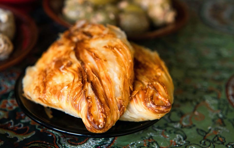 Valletta Street Food and History Tour with Private Transfers