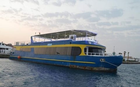 Semi-Submarine Reef and Marine Life Tour in Hurghada