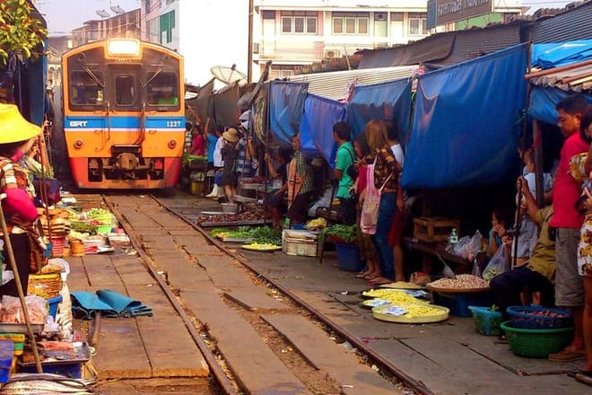 The Best of Damnoen Saduak (Floating) & Maeklong (Railway) Market photo 3