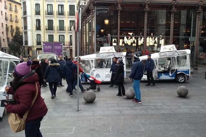 Romantic Private Tuk Tuk Tour of Madrid 4