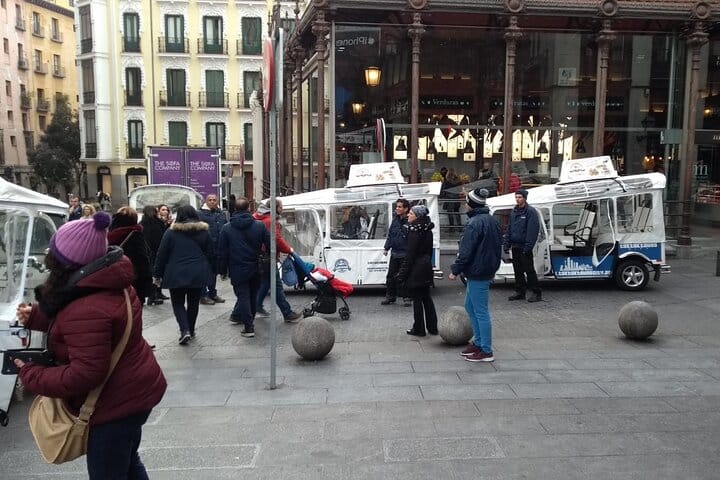Romantic Private Tuk Tuk Tour of Madrid 4