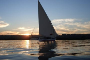 Egypt Explorer – Felucca cruise & Red Sea