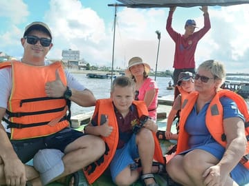 Visiting Floating market