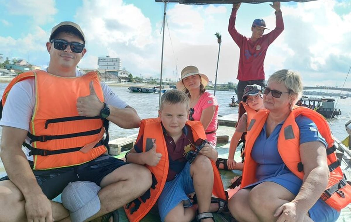 Deluxe Mekong Delta Tour to Floating Market 2 Days 1 Night Trip