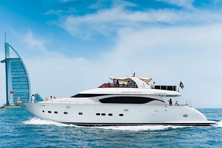 Dubai: Luxury Shared Yacht Tour with Breakfast or BBQ – Explore Iconic Dubai from the Sea