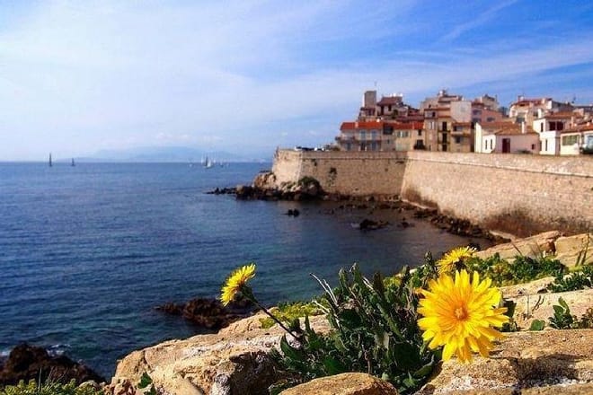 Shore Excursion to Grasse, Antibes & St Paul de Vence from Cannes photo 2