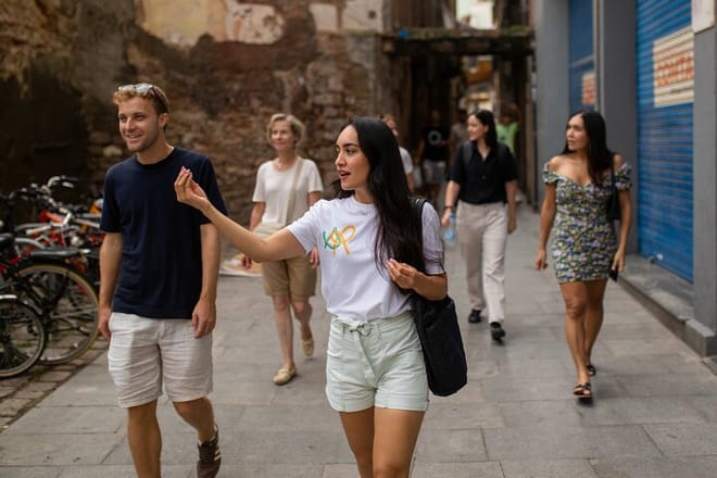 Barcelona Walking Tour: Gaudí, Gothic Quarter & 15+ Gems