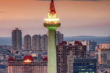 Jakarta Night Tour with Dinner at Café or Food street