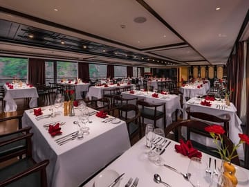 Scarlet Pearl Cruise - The Best Luxury Cruise in Halong Bay 2d1n