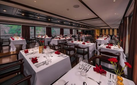 Luxury 2-Day Scarlet Pearl Cruise in Halong Bay from Hanoi