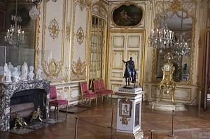 Private Tour: Full-Day Versailles & Private Apartments with Hotel Pickup