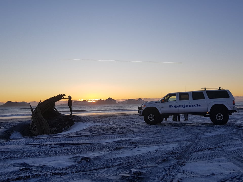 DT 402 Private Monster Truck South Coast & Eyjafjallajökull Volcano Sights — Superjeep.is