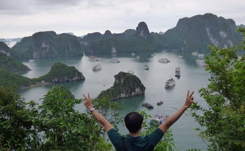 Two-Day Cruise and Kayaking Tour in Hạ Long Bay