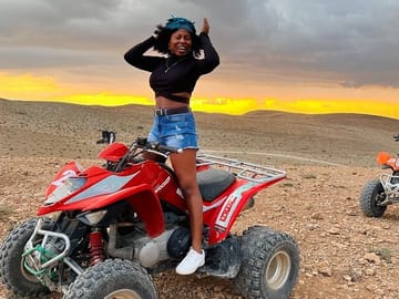 From Marrakech: Quad Bike and Dinner Show in Agafay Desert