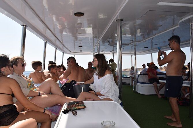«Delizioso pranzo barbecue servito a bordo durante l'escursione di snorkeling a Ras Muhammad.»