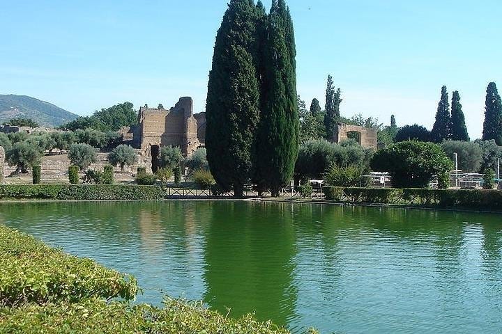 Hadrian's villa, Pecile