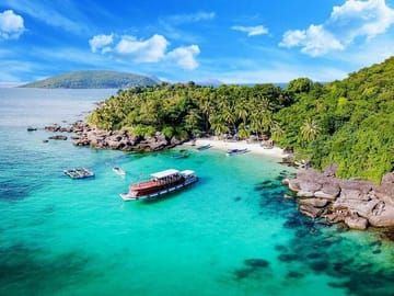 Phu Quoc Snorkeling Trip to Explore Three Islands by Boat