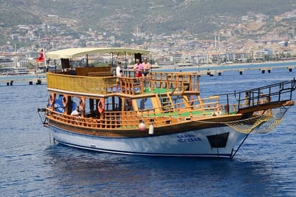 Alanya Relaxing Boat Tour with Lunch, Soft Drinks & Transfer