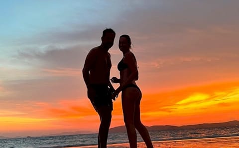4 ISLANDS SUNSET – Small Group Tour 12 Guests