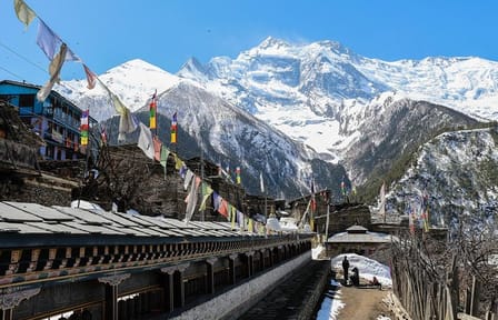 Annapurna Circuit & Tilicho Lake Homestay Trek – 15 Days