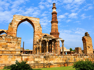 From Delhi: Golden Triangle Tour with Sunrise Taj Mahal