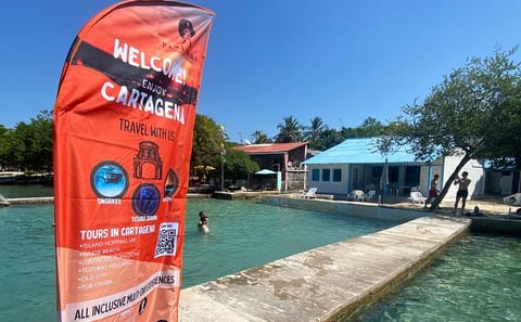 VIP Snorkeling and Boat Tour of Rosario Islands in Cartagena
