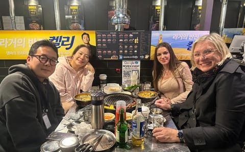 Seoul Walking Tour: Bongeunsa Temple and Starfield Library
